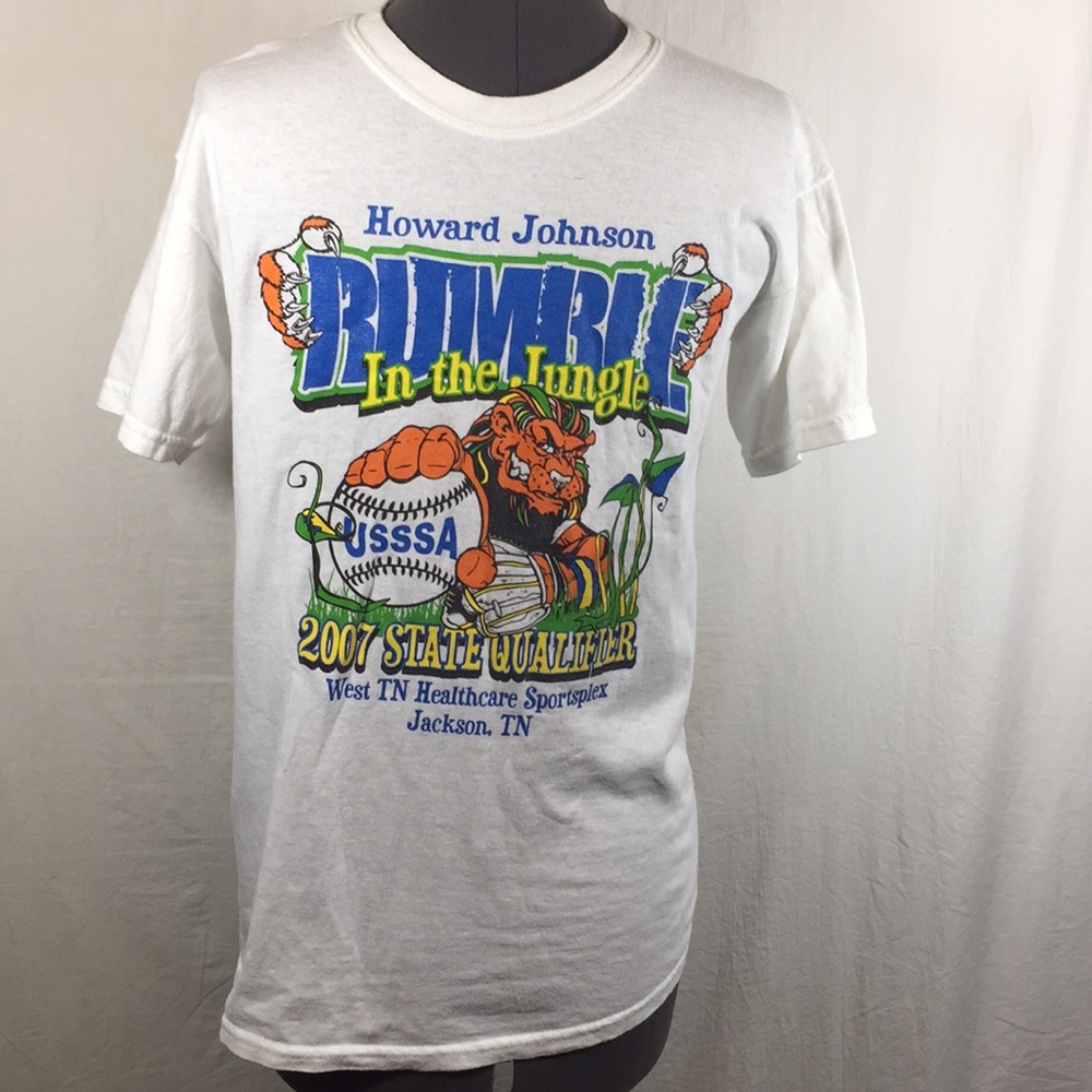 White  Short Sleeve Howard Johnson  Tee Shirt